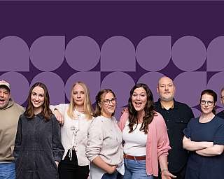 Gruppe von acht Personen